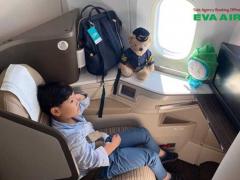 Quy định trẻ em đi máy bay một mình EVA Air mới nhất